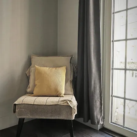 לינה וארוחת בוקר Lapa 82 ליסבון