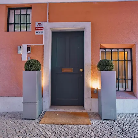Lapa 82 Bed & Breakfast 4*
